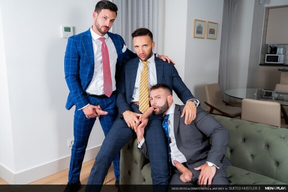 Gay hunks Diego Reyes, Donato Reyes & Javi Gray have a wild anal threesome