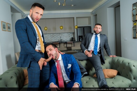 Gay hunks Diego Reyes, Donato Reyes & Javi Gray have a wild anal threesome