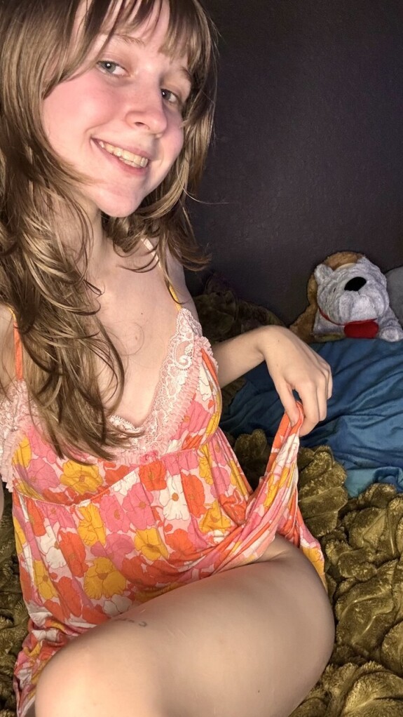 Sexy newbie youngsterager Teensy Bella poses seductively in her nightgown