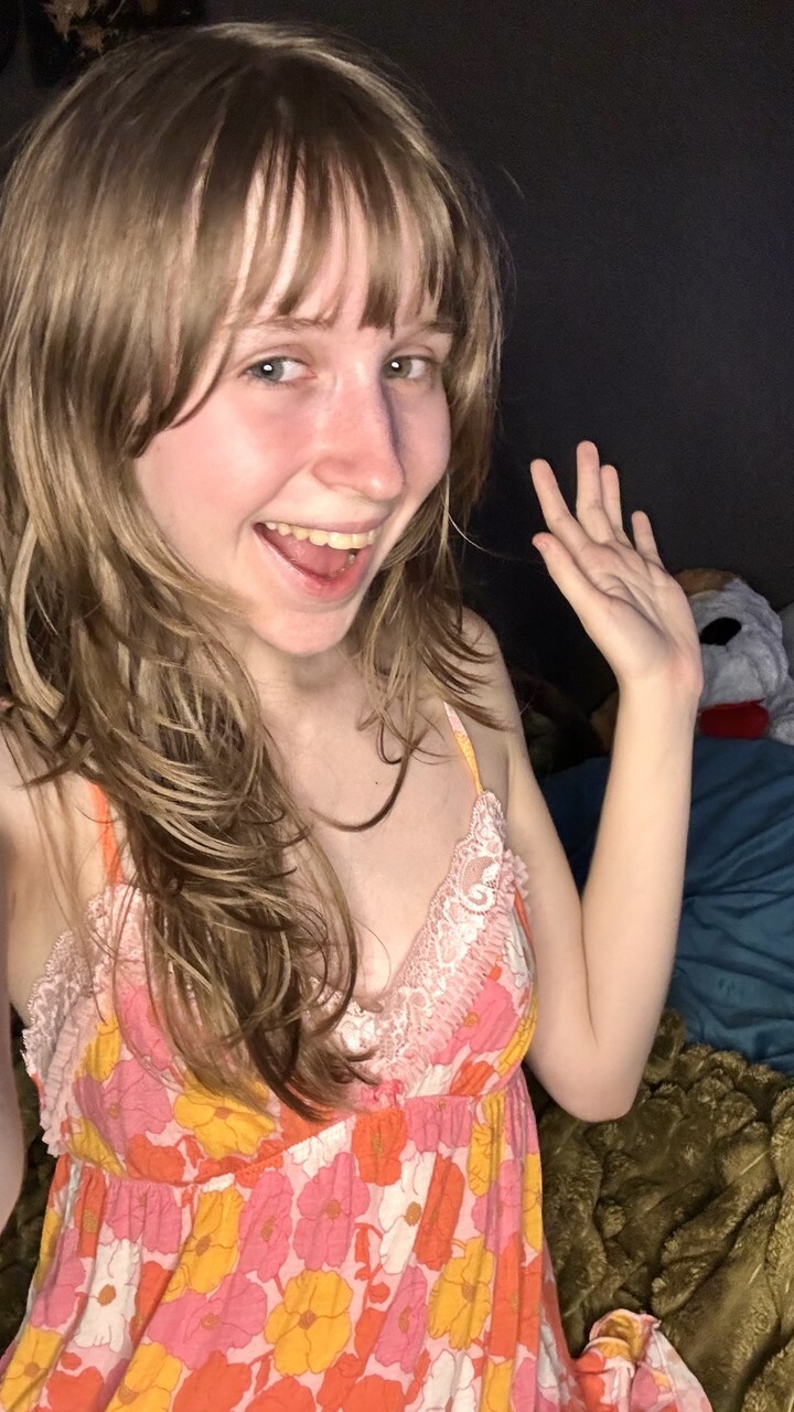 Sexy newbie youngsterager Teensy Bella poses seductively in her nightgown