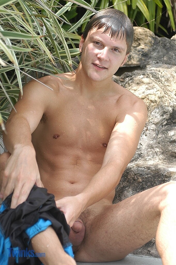 Hot twink Kameron Scott strips naked & indicates off his small dick outdoors