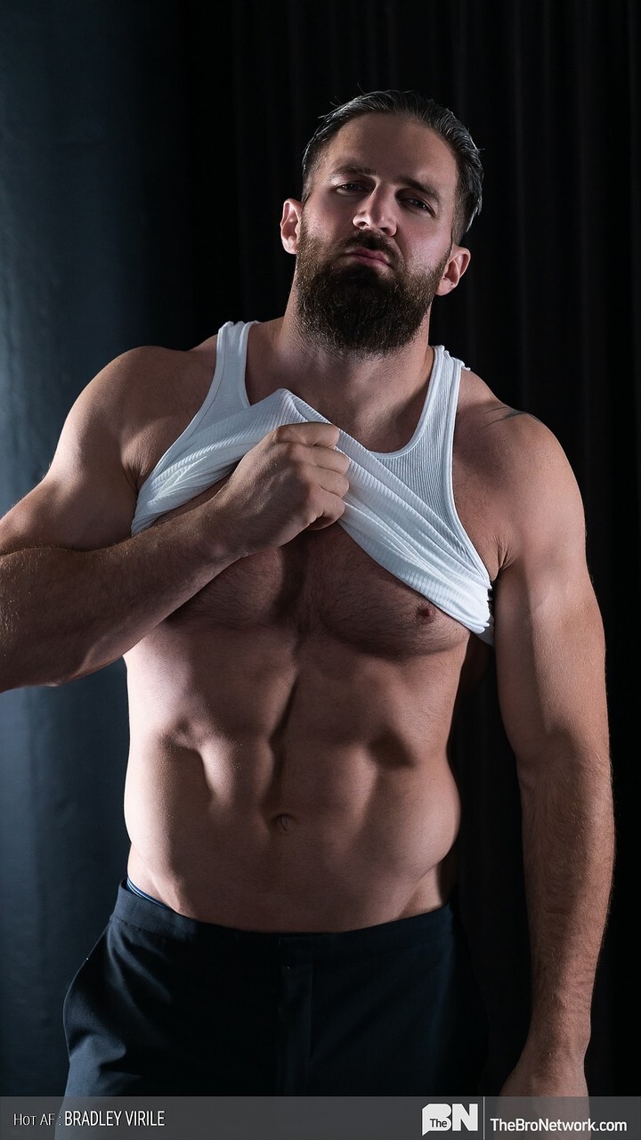 Bodybuilder Luke West suggests off his bare muscular body & his massive dick