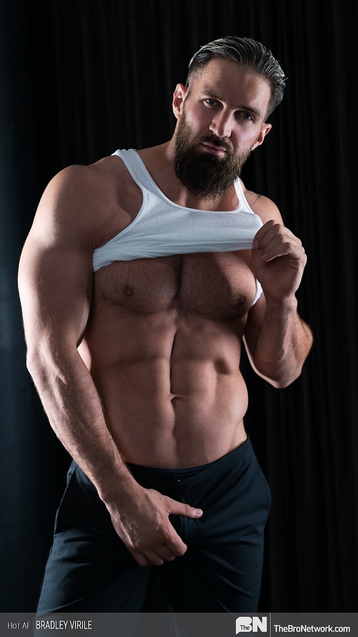 Bodybuilder Luke West suggests off his bare muscular body & his massive dick