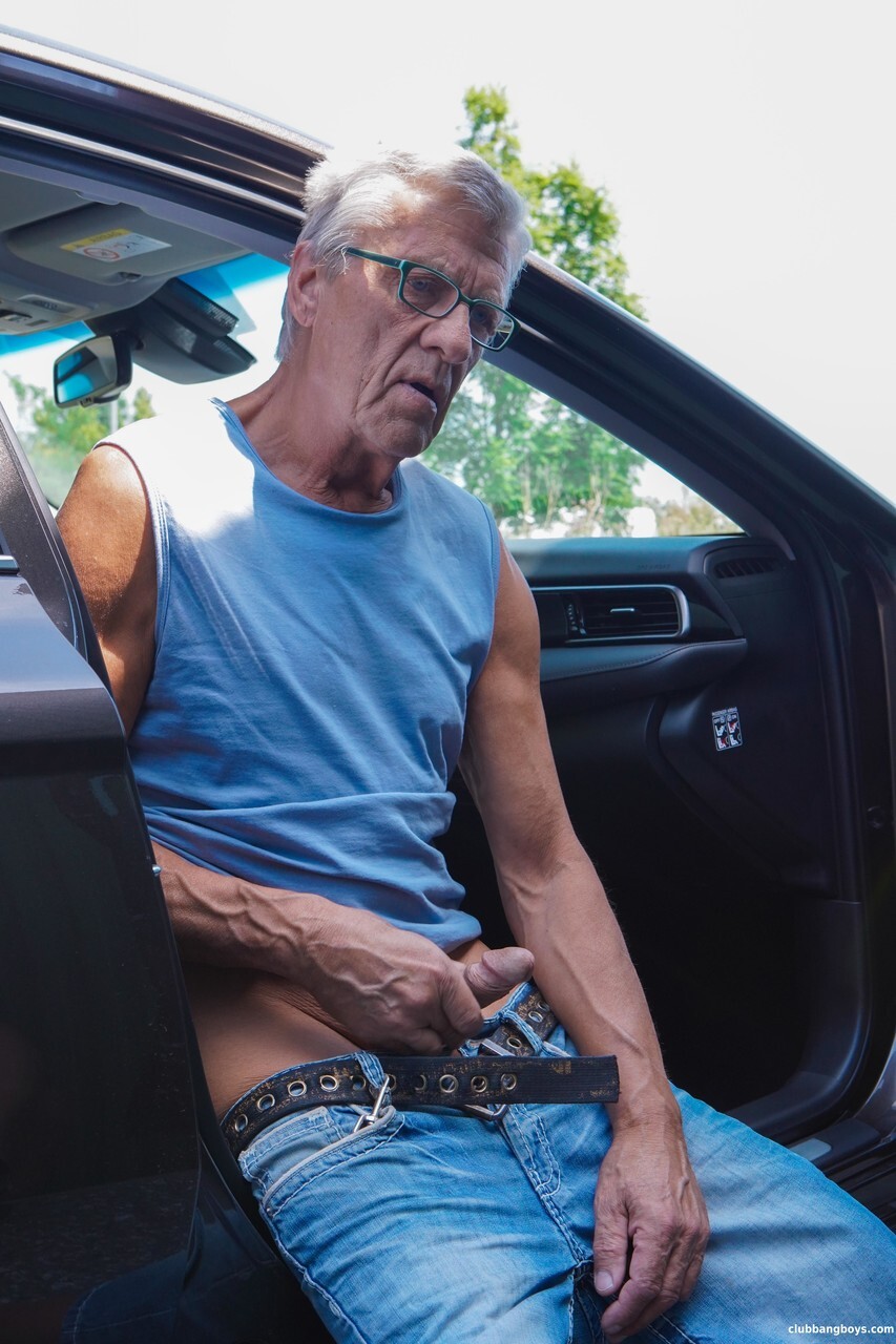 Gay grandpa Frank and a warm twink provide every different a blowjob outdoors