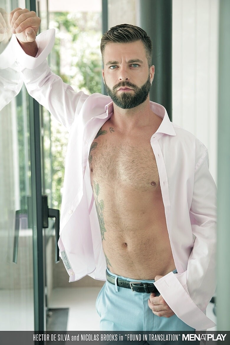 Stunning bearded hunks Hector de Silva and Nicolas Brooks fuck in suits