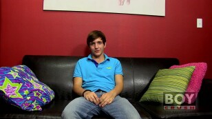 Pink t-blouse dark-haired twink is masturbating and teasing his ass