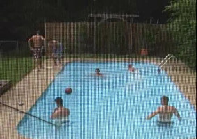 Piscina compleanno festa di compleanno veloce si trasforma in formidabile movimento orale tra ragazzi nudi