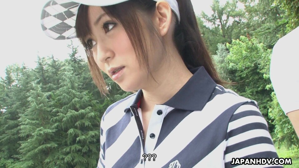 Innocente golf assistant Michiru Tsukino e il suo ricco capo