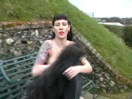 UK Flashers goddess stimulates her crack in public place