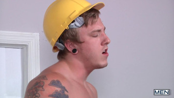 Hardhat hottie blowing a huge-dicked, tatted-up dude