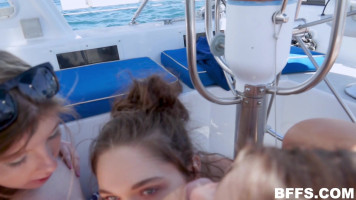 Sex auf dem Boot mit den BFFs Blair Williams, Zoey Bloom und Vienna Rose