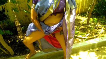 Bhabhi Fingering Pussy and Squirting on Backyard in Home भाभी ने चूत में ऊँगली डालकर पानी निकाला