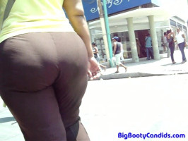 Sexy-searching massive booty chick in tight pants noticed at the street