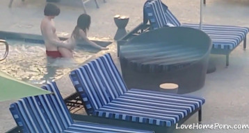 Amateur Couple Is Fucking In A Hot Tub Outside