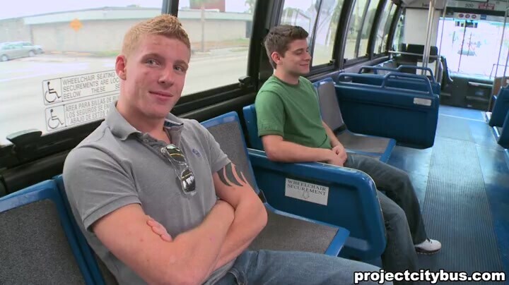 Magnifique rapports sexuels avec à l'intérieur du bus via Project City Bus studio!