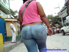 Big Ass babe is strolling outside withinside the sexiest tight denims