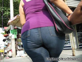 Awesome-searching large booty girl withinside the sexiest denims shorts