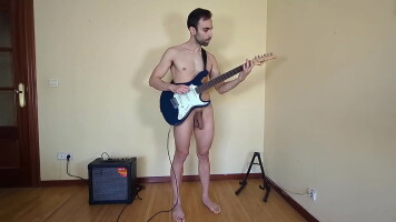 Toco la GUITARRA completamente DESNUDO