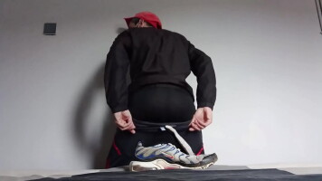 Adidasfun1 Fucking & wanking in an abandonated grimy Arab Nike TN carrying Bayern pants.