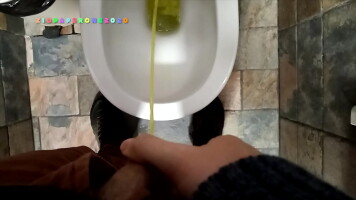 Ziopaperone2020 - SHORTS - I piss withinside the eating place toilet