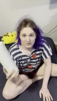 Streamer trans tgirl cums due volte con giocattoli