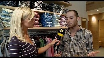 MOOIE VROUW NEUKT IN SUPERDRY STORE BRUGGE GEILE WINKEL