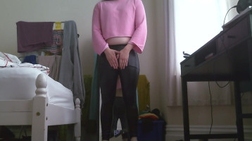 私と一緒にスキニーを取得しますか？プッシュ月朝ストレッチ&運動でWetlookレギンスターンにいじめとシーン
