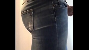 Jerking in tight jeans