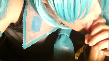 Hatsune Miku Crossplay Blowjob