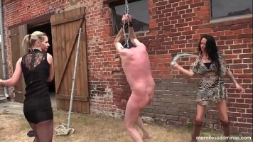 Geprandamp;uuml;gelt - Hard Outdoor Whipping with SweetBaby and Lady Deluxe