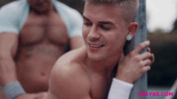 Les mecs de Hunk Draven Navarro et Andy Taylor sucent des bites